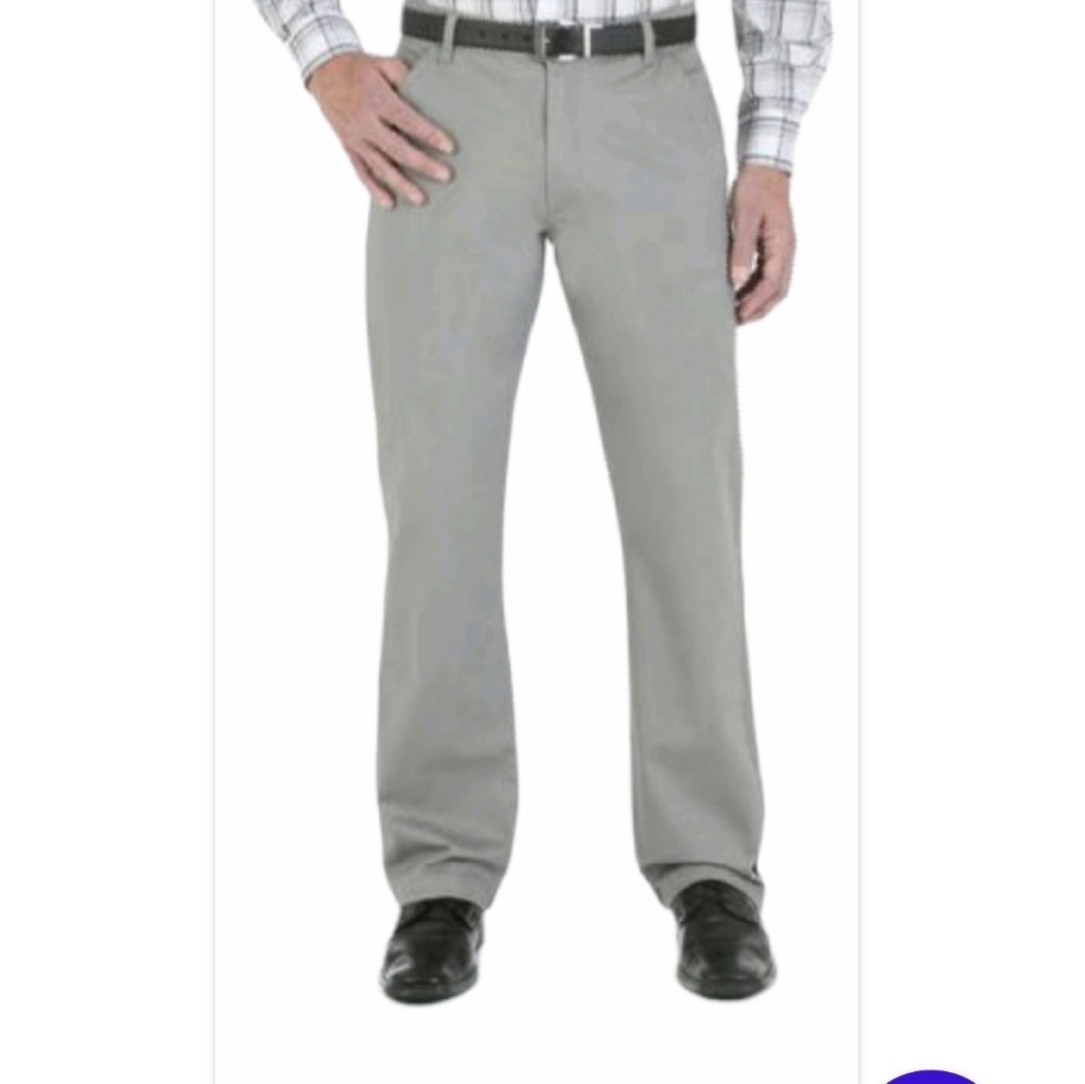 NWT Wrangler Advance Comfort pants